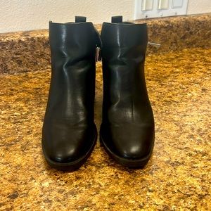 BRAND NEW DOUBLE ZIPPER ANKLE BOOTS